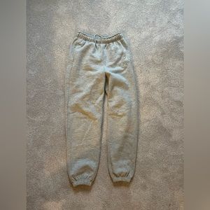 NWOT Alo Accolade Sweatpants
